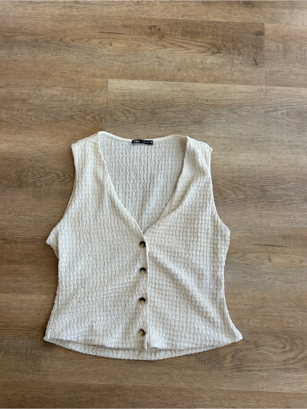 Zara Cream Textured Button-Front Sleeveless Top